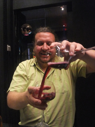 Vino Tarik Wine decanting - Whatever goes!